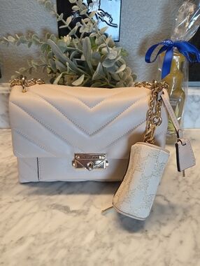 NWOT Michael Kors Cream Quilted Leather Shoulder Bag with Gold Hardware